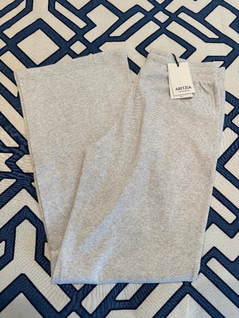 Aritzia Homestretch Kickback Pants